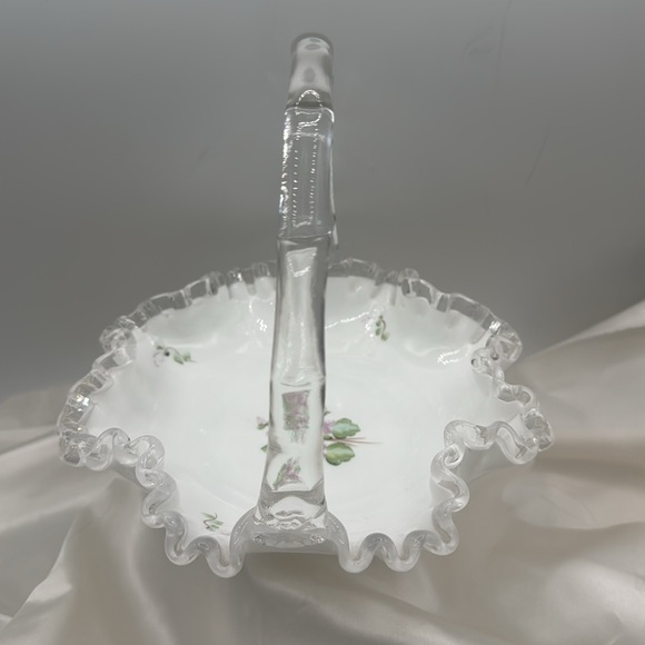 Fenton silver crest hand painted violets in the snow basket. - Picture 4 of 6